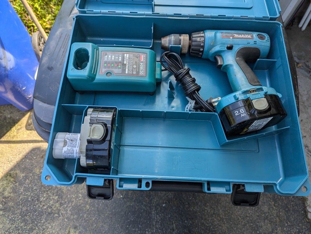 MAKITA 2.6H 18 Volt Electric Drill