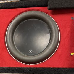 JL Audio 12w7 In A Sealed JL Enclosure 