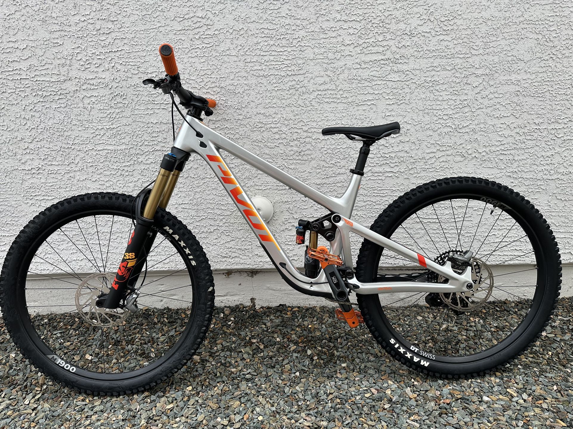 2023 PIVOT FIREBIRD GX TYPE