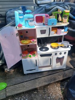 Soild Wooden play Kitchen with everything for kids