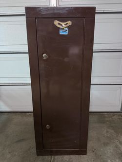 Gun storage locker