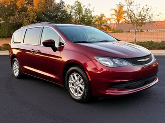 2021 Chrysler Voyager · LXi Minivan 4D