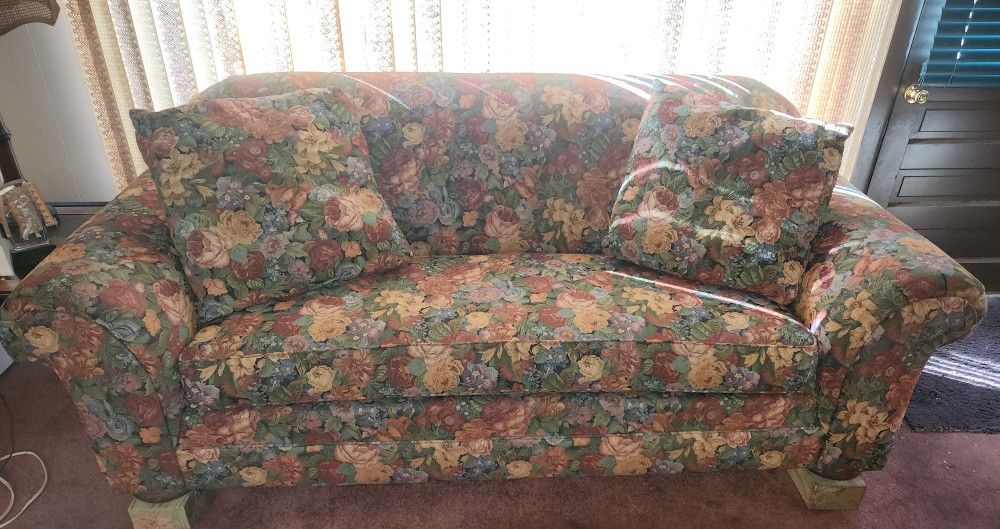 Couch, Loveseat, Chair and 2 Ottomans