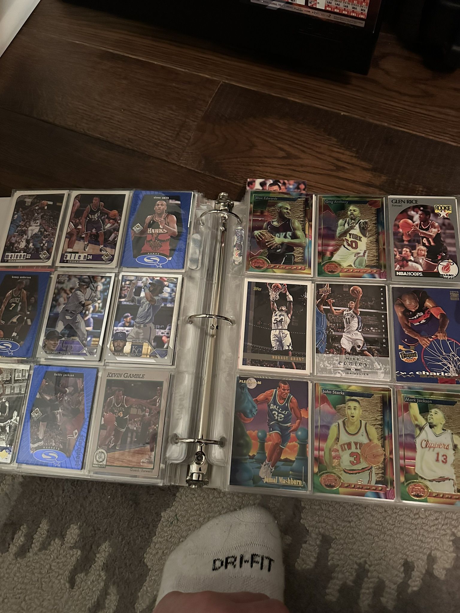 Roughly 650 Baseball And Basketball Cards