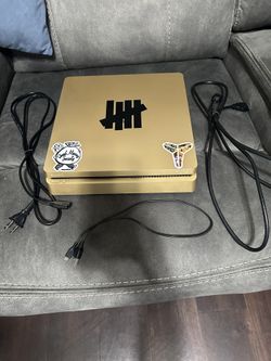 PlayStation 4 Slim Gold Edition 