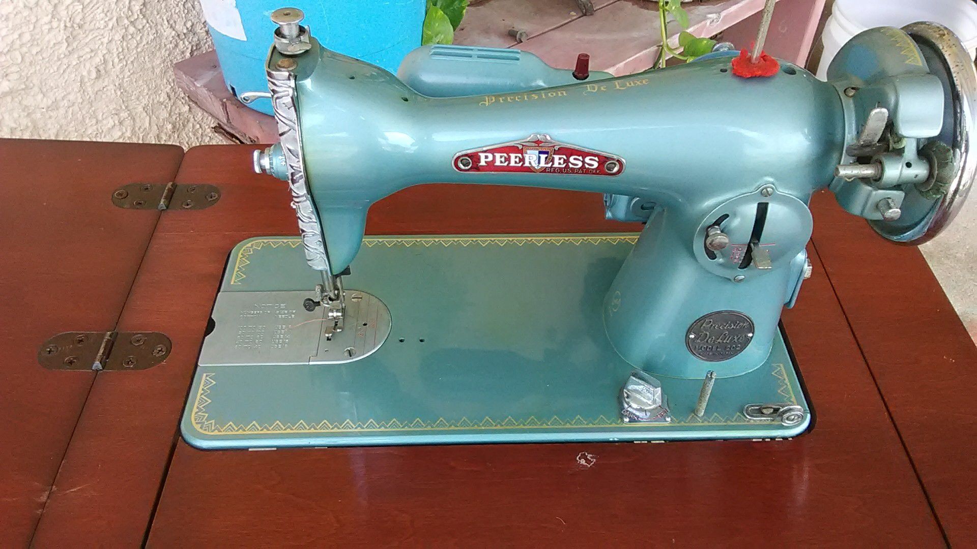 PEERLESS Sewing machine 1928