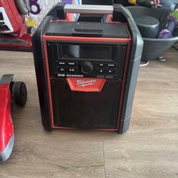Milwaukee Job Site Radio Charger