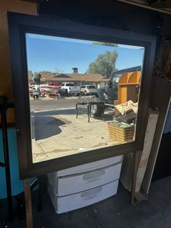 Dresser With Mirror