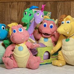 Dragon Tales Lot Quetzal-Ord-Cassie-Zak & Wheezie-Babysitting Cassie W/ 2 Babies