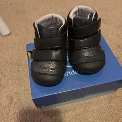 Stride Rite black boot Size 4.5 M