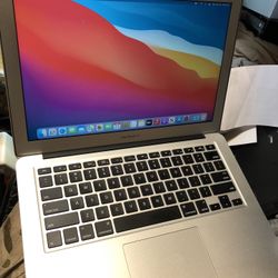 Apple MacBook Air A1466 Core i5 /4GB RAM 128GB SSD as New condition $169