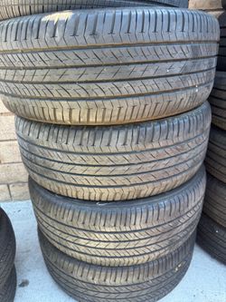 245/50r20 kuhmo tires en excelentes condiciones de vida las 4