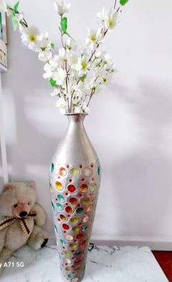 28 inches tall vase