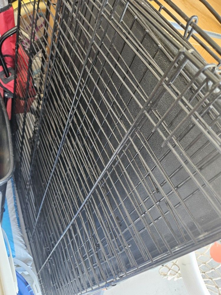 Like New 42" Double Door Dog Crate Training Kennel