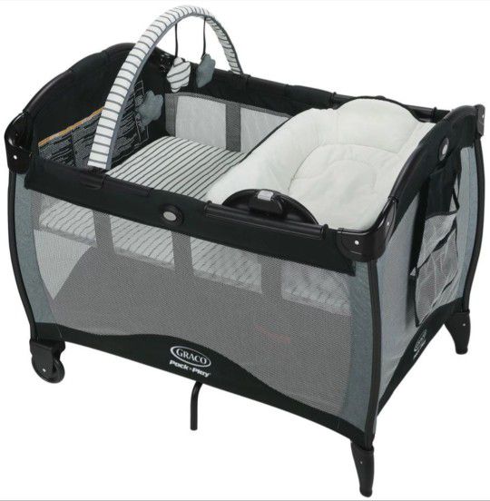 Graco Pack n Play Playard with Reversible Seat & Changer  LX in Holt