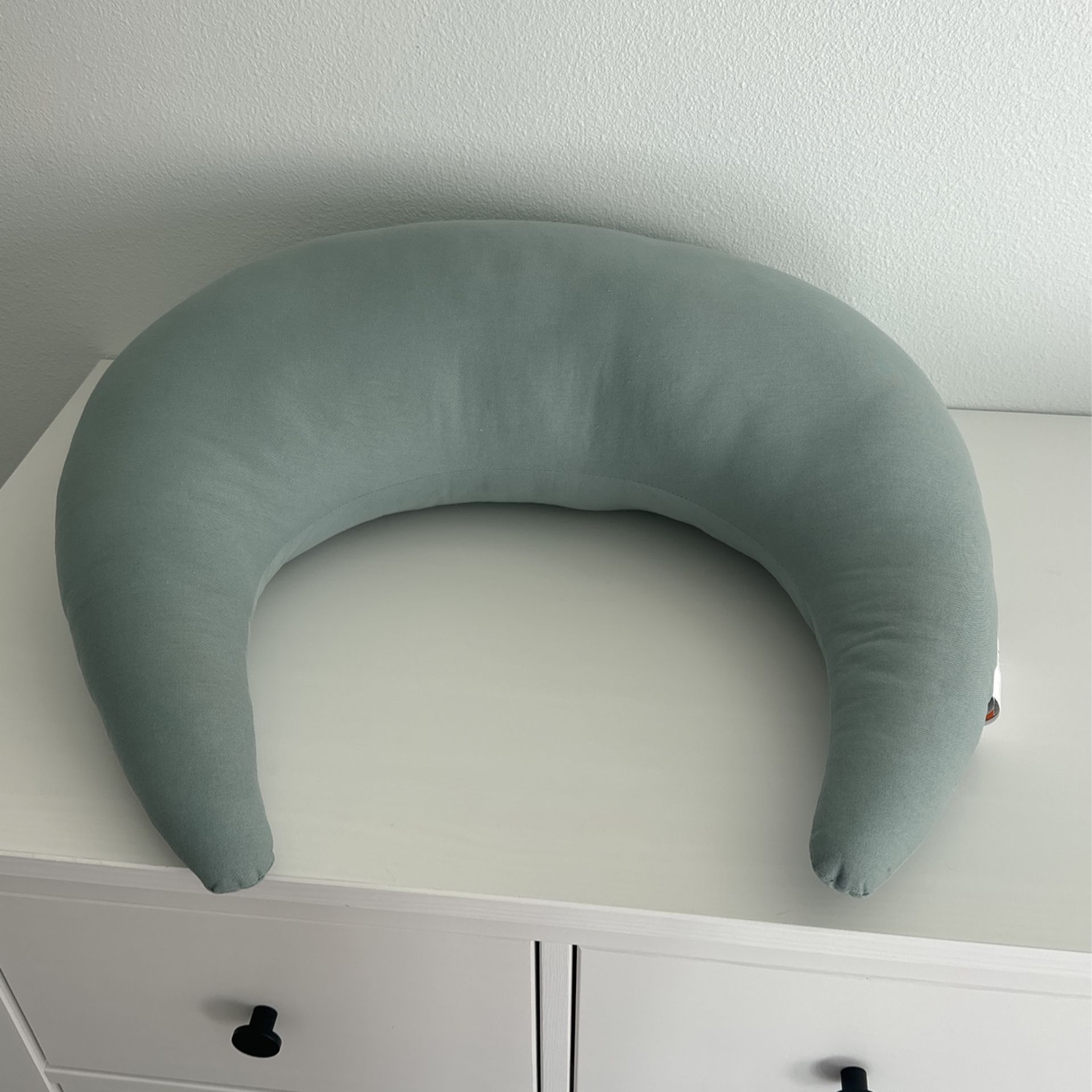 Snuggle Me Organic Nursing Pillow