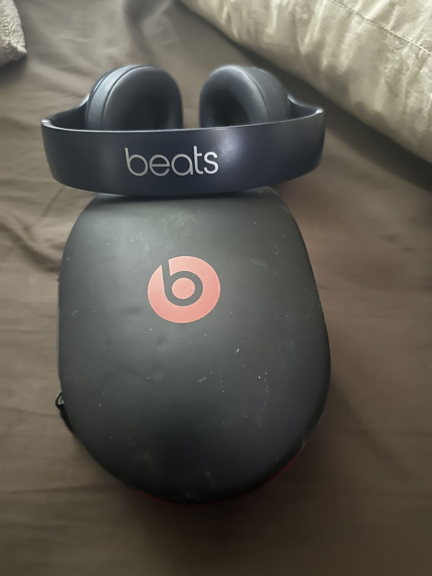 Beats - Studio Pro - Wireless Noise Cancelling Over-the-Ear Headphones - NAVY BLUE