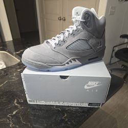 New 2026 Air Jordan Wolf Grey 5's 