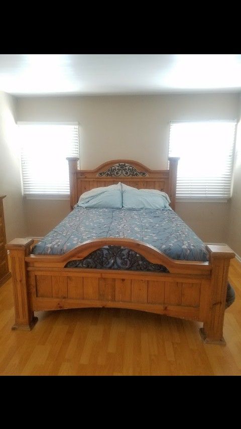 Solid Oak Wood Bedroom Furniture Full Set.