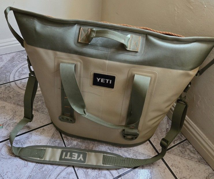 Yeti Ice Chest Hopper Two 40 Softshell