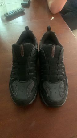 Men’s Size 10.5 Sketchers brand shoes *NEW* Never worn!