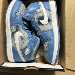 Kids Retro Jordan 1s Size 3
