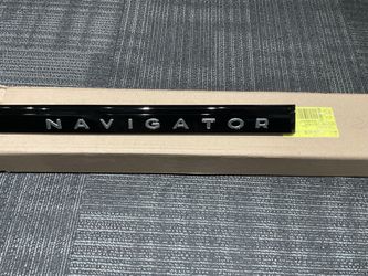OEM Lincoln Navigator Front Right Fender Molding SL7Z-16178-F 1X