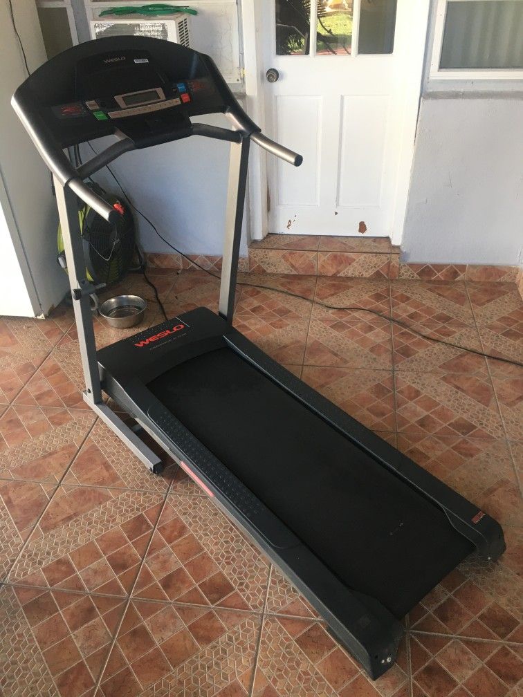 Weslo Treadmill for Sale in Miami, FL OfferUp