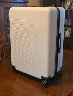 Quince Expandable Large Check-in Suitcase Like New