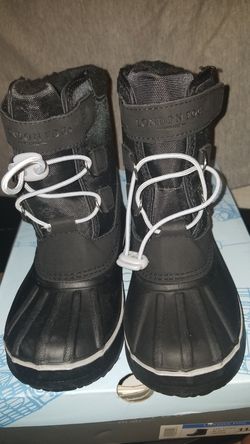 London Fog Snow Boots size 11 in kids Black