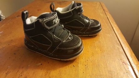 Youth jordan flights in great condition. Looking to sell ASAP