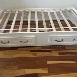 Pottery Barn Kids Belden Twin Size Bed