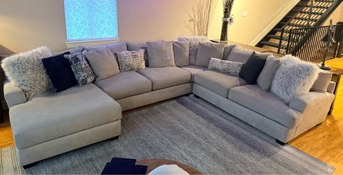 Like New!  Large Very Comfortable Sectional - Originally Purchased from Gallery Furniture