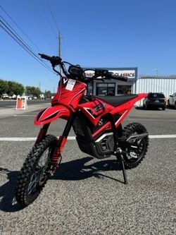 2026 EM5 Pro 60V Electric Dirt Bike β Racing Red
