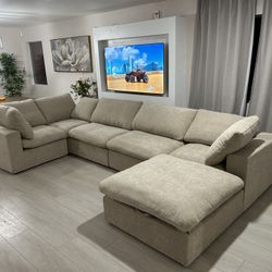BRAND NEW IN BOX! 📦 6 Piece CLOUD Biege Modular Sectional Couch (FREE DELIVERY 🚚)