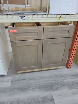 Kitchen Cabinets base 36"