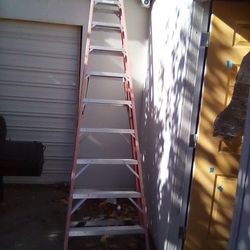 Werner 10 Ft. Fiberglass Ladder