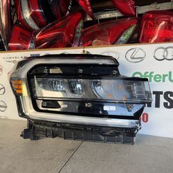 2022 2023 2024 FORD EXPEDITION HEADLIGHT HEADLAMP RIGHT PASSENGER SIDE RH OEM USED ORIGINAL (Cracked)