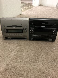Vendo stero para toyota tacoma original uno es 2007 y el otro 2012 varato 50 por los dos