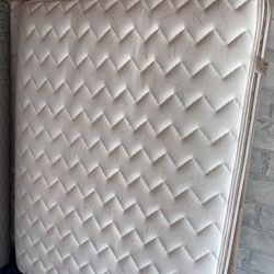 Queen Mattress And Box Spring 