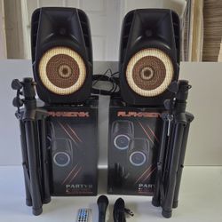 1200 Watts Set Of Two 8" Woofers Speakers With Bluetooth.  NO vinimos A Jugar. No Me Caliente Lo Mio. 