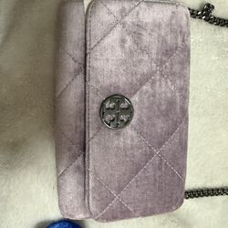 BRAND NEW Tory Burch Empowering Women Willa Velvet  Chain Wallet