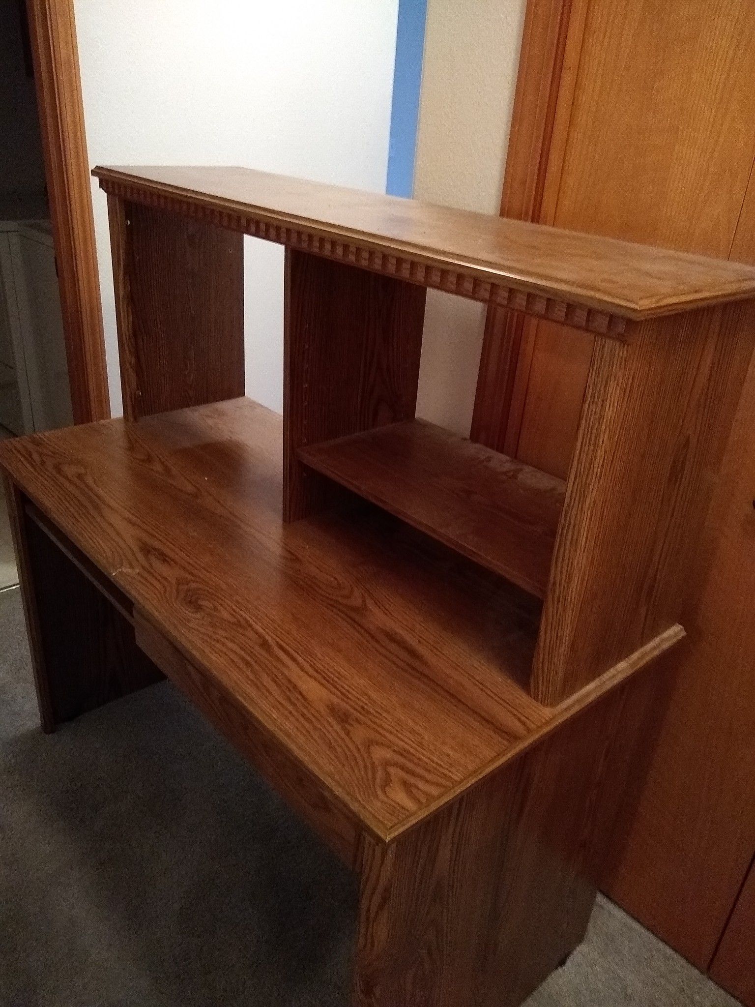 Computer Desk/Office Desk - Excellent Condition