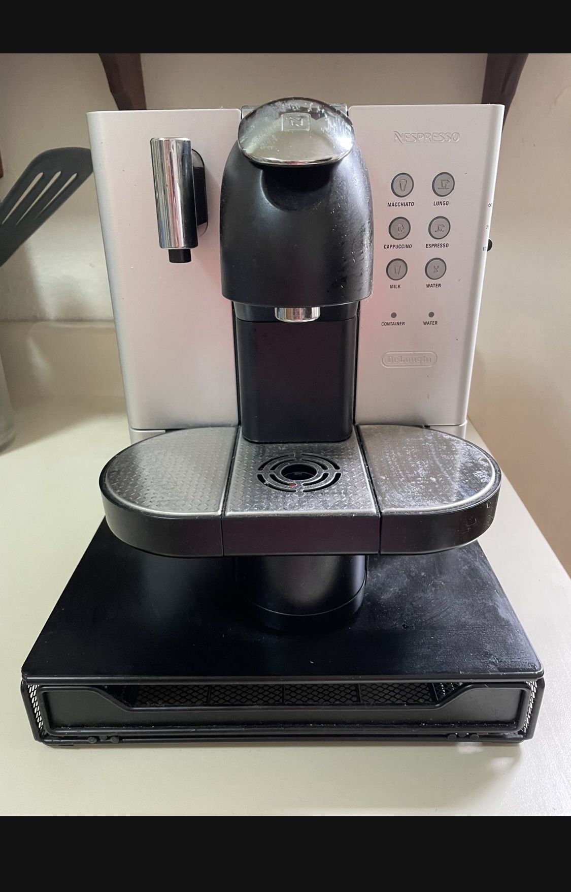 Nespresso EN720 M Espresso Cappuccino Delonghi Machine