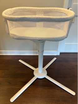 HALO BassiNest Swivel Sleeper — Excellent Condition