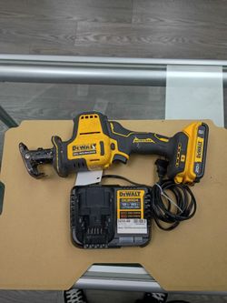 DEWALT 20V Brushless Reciprocating Saw with Battery and Charger