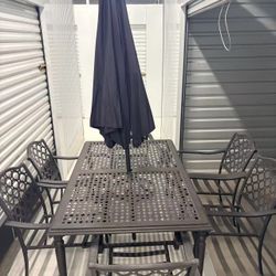 (FREE DELIVERY) 8 PCs Outdoor Dinning Set with new umbrella & Move-in