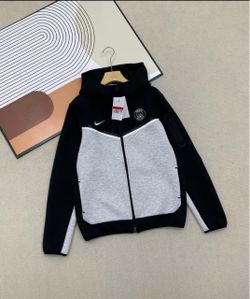 Nike tech