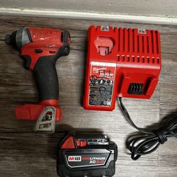Milwaukee M18 FUEL  18V Lithium-Ion Brushless Cordless 1/4 in. Hex Impact Driver with XC 5.0 Ah Battery