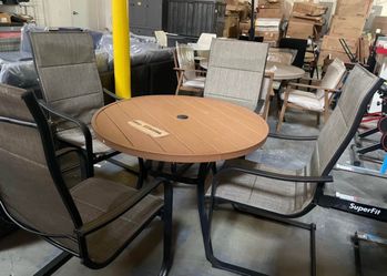 Newly Assembled Outdoor Dining Table Set w/ 4 Metal Frame Chairs & Table